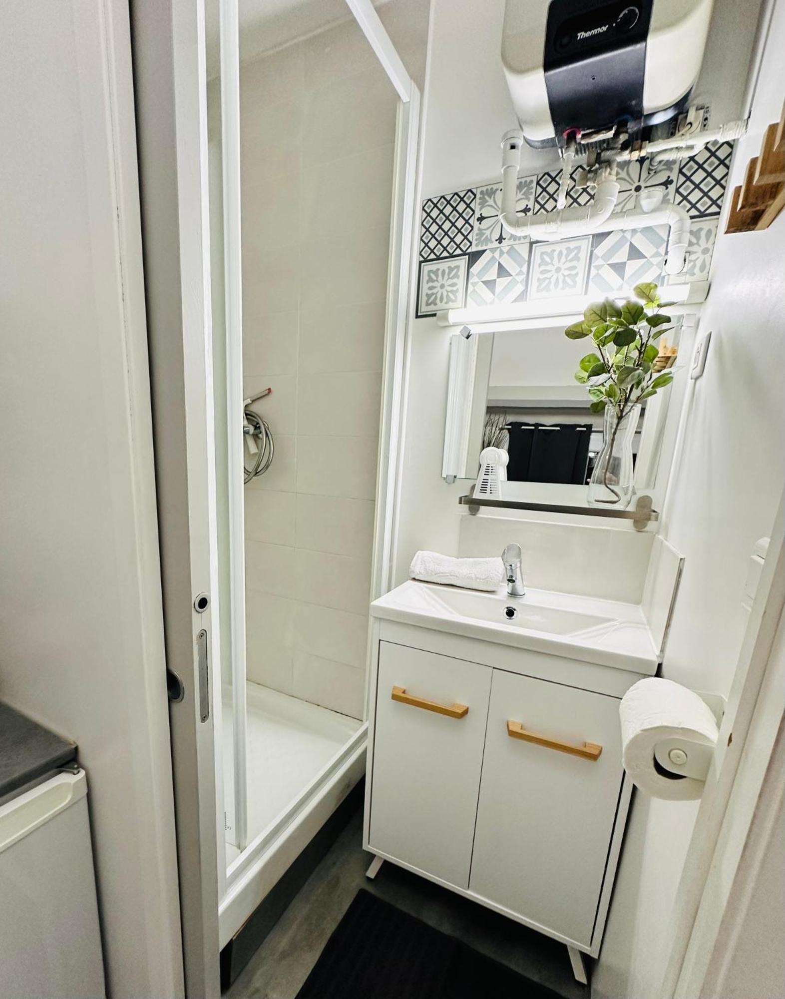 Studio Proche Commodite Et Gare . Centre Ville Кан Екстериор снимка